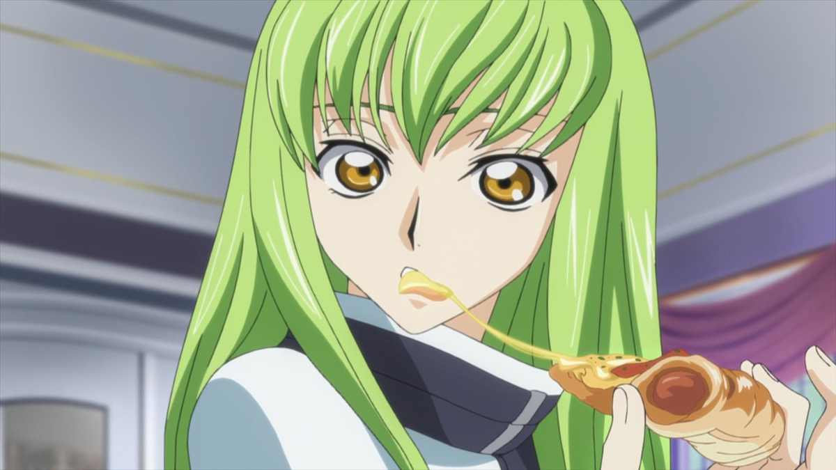 Imagen de Code Geass: Lelouch of the Rebellion con C.C. y su famosa pizza