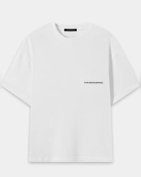 Camiseta Truth Behind